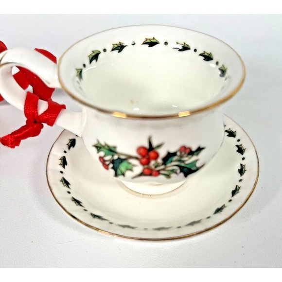 A Cup of Christmas Tea Teacup 1995 Waldman House Ornament Original Box Fine Bone - Picture 7 of 13